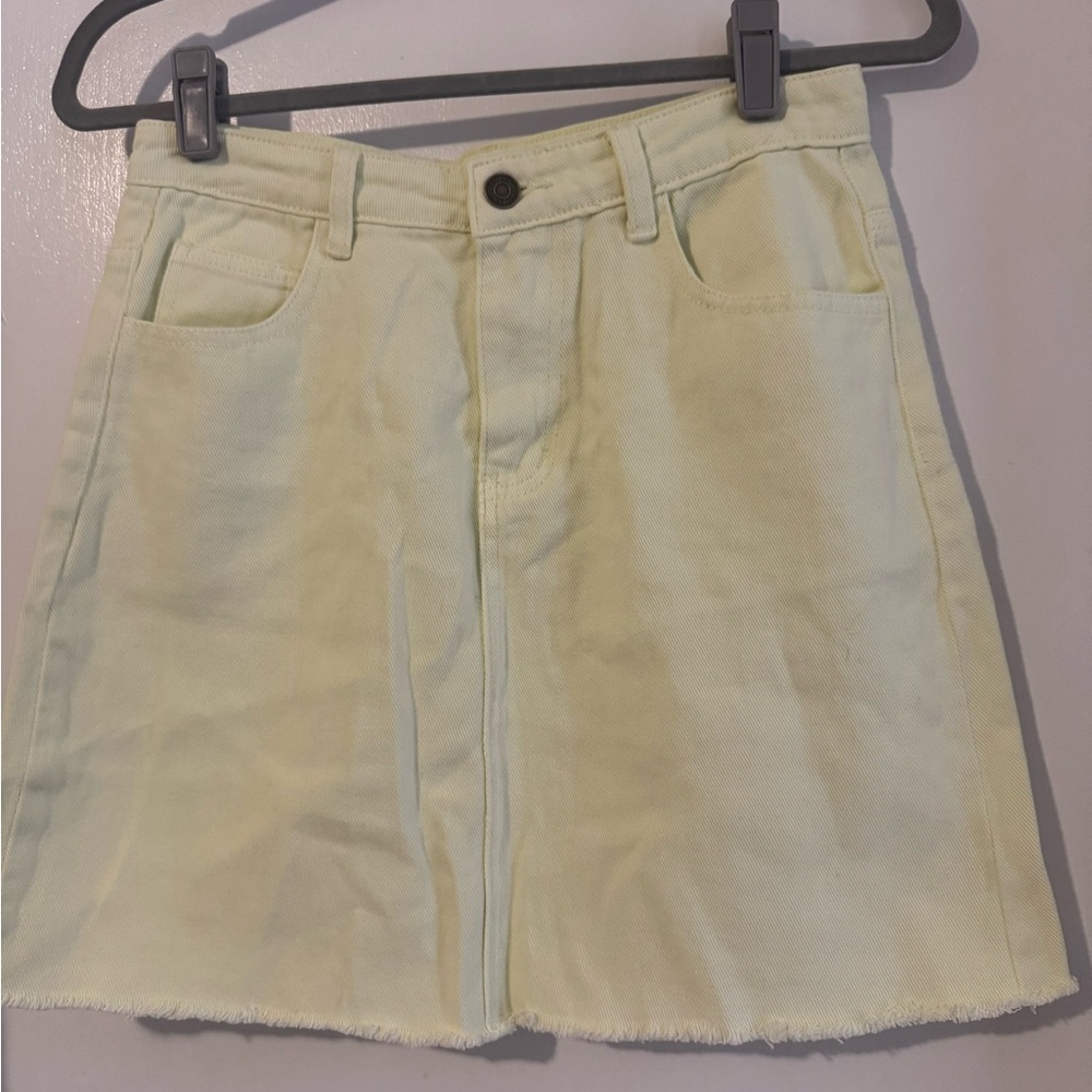 Sadie & Sage Light Yellow Mini Skirt